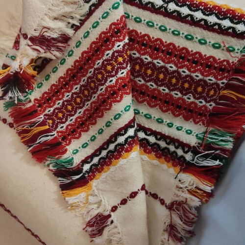 Traditional cotton tablecloth like new 124x128