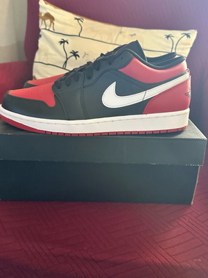 Nike Air Jordan Low 1 new, size 44, black and red