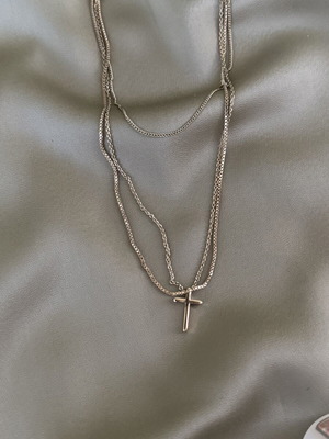 Three-chain necklace with cross charm used