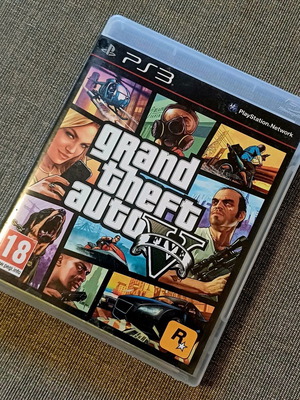 Grand Theft Auto V PS3 used with manual and map