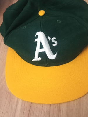 Oakland A's hat like new, colorful, size M