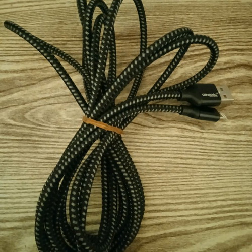 Qihang lightning charging and data cable 3 meters length like new