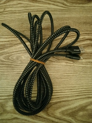 Qihang lightning charging and data cable 3 meters length like new