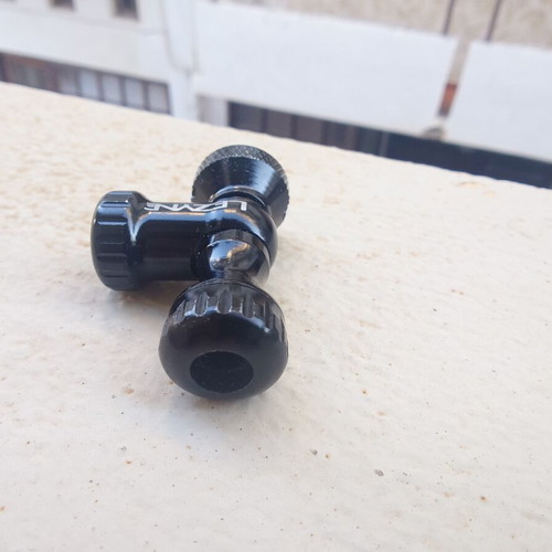Lezyne CO2 Pump Head like new, black aluminum CNC
