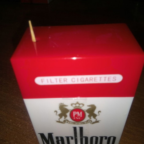 Marlboro toothpick holder new, original and hygienic