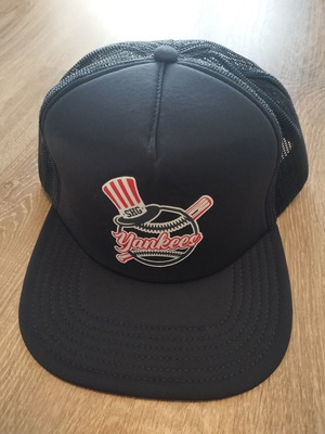 Yankees SKG hat like new, black, one size