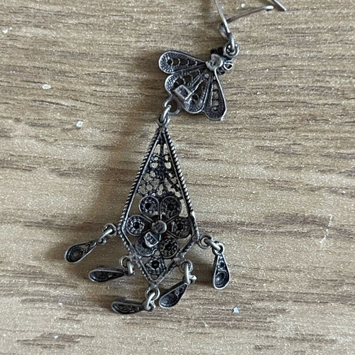 Gianniotika earrings silver 925 like new with filigree and red stone