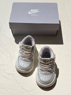 Nike Force 1 Low LV8 EasyOn σαν καινούργιο