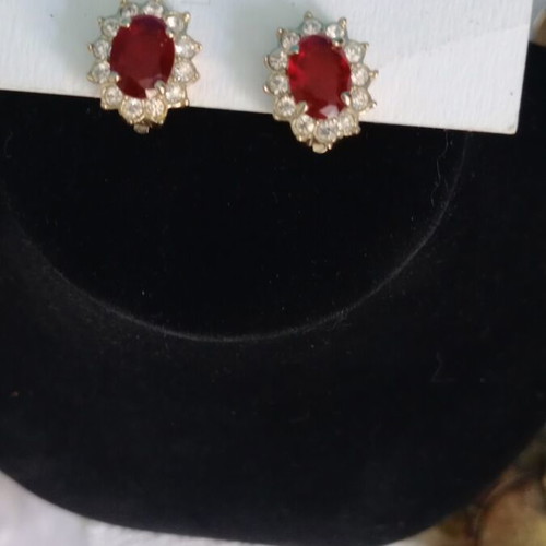 Vintage earrings with large red stone and clip, like new