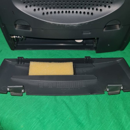 Phillips AE 2160 radio like new with good sound and battery operation
