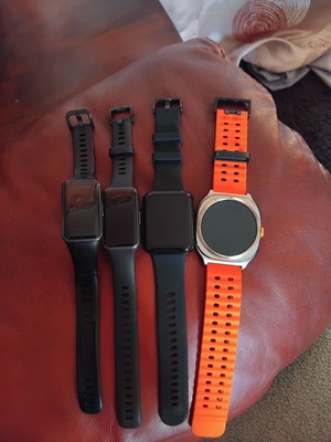 Smart watches, set of 4