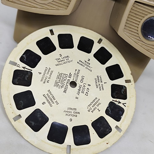 View-Master Model G vintage 3D viewer with Lassie disc, like new