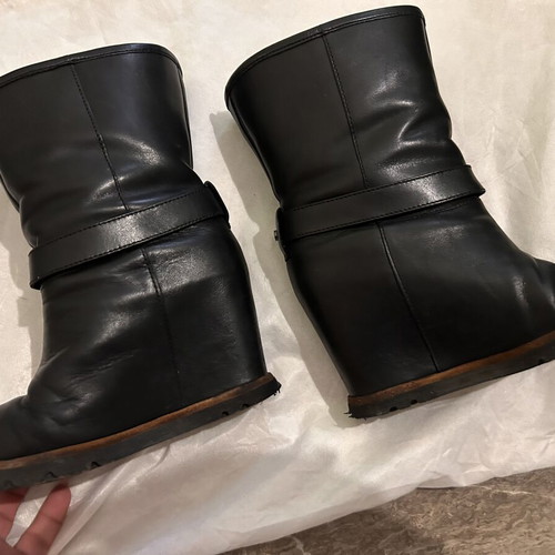 Ugg Australia leather ankle boots size 35 like new, warm lining