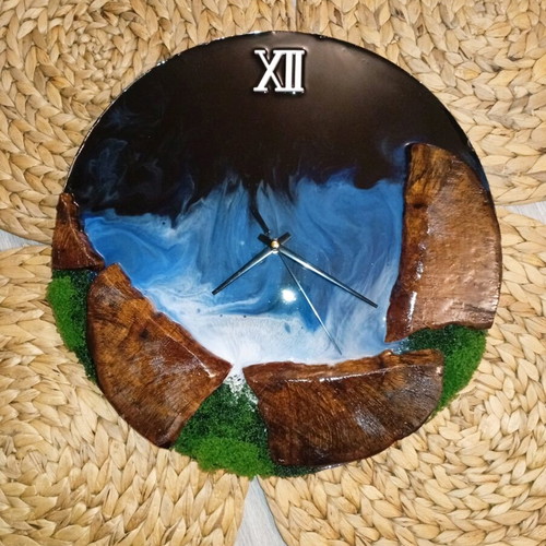 Wall clock with natural olive wood and epoxy resin made to order, 37 cm diameter
