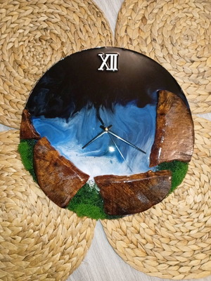 Wall clock with natural olive wood and epoxy resin made to order, 37 cm diameter