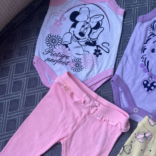 Baby clothing set like new, size 56, 5 pieces for girl