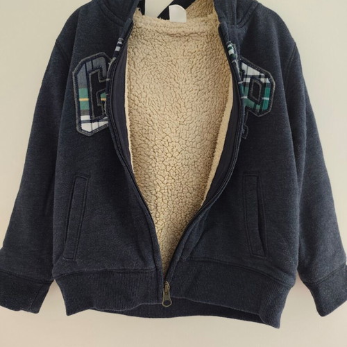 Gap jacket for boy 5 years like new with fur lining