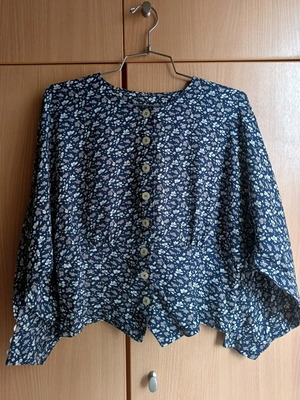 Vintage shirt like new, floral, 3/4 sleeve, fitted, blue