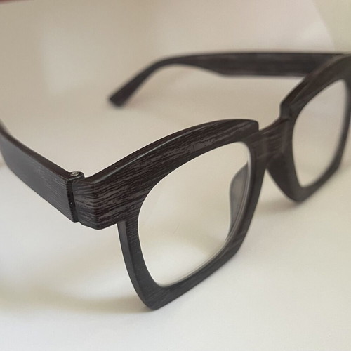 Unisex presbyopia glasses with geometric design