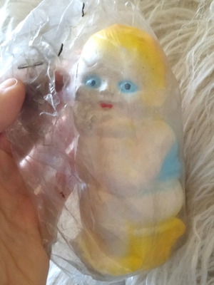 Ζουλήχτο πλαστικό μωρό καινούργιο, του 1980 με ήχο