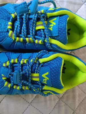 Boys shoes size 26