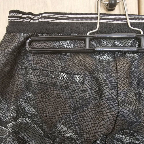 MY T Crop Pants elastic with snake pattern like new, size M