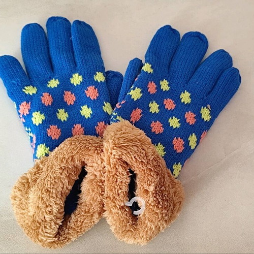 Knitted gloves new, warm with colorful pattern