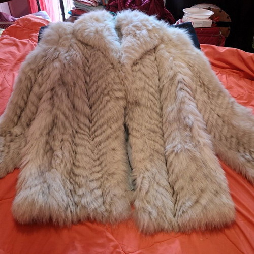 Real fox fur like new, white beige, size Large