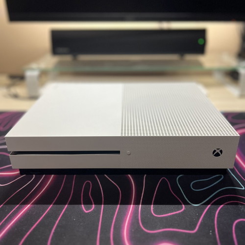 Xbox One S 500GB SSD used, with power cable and vertical stand, no controller