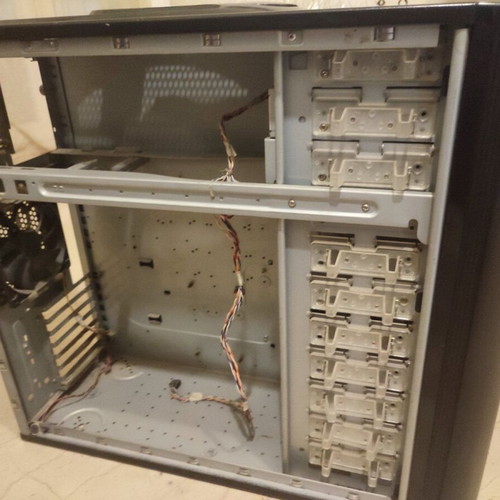 Thermaltake Kandalf Full Tower case like new, black/silver