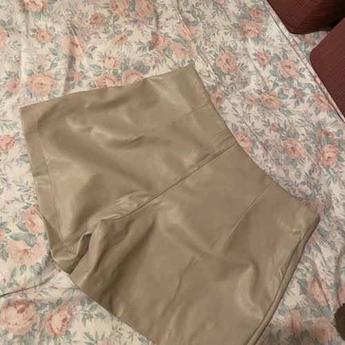 Beige skirt shorts, size L