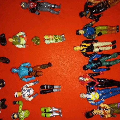 Gi Joe figures used, pack of 21 pieces with weapons