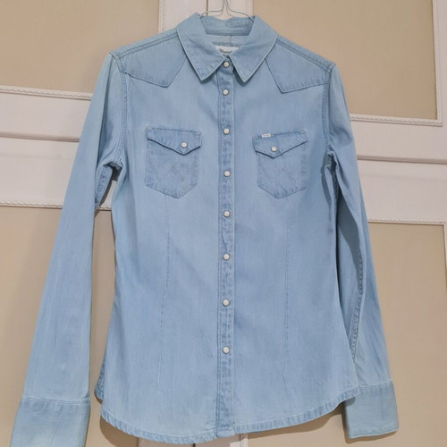 Wrangler women's slim fit cotton shirt like new, blue, XS