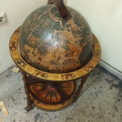 Bar furniture globe bar like new, solid eucalyptus wood