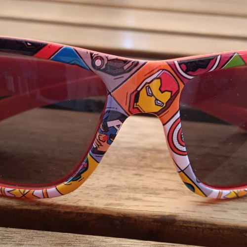 Marvel kids sunglasses like new, red multicolor