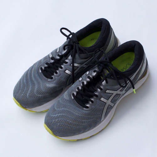 Asics Gel Nimbus 22 Lite Show running shoes size 42 like new, grey