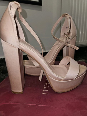 High-heeled sandals champagne color like new, size 38