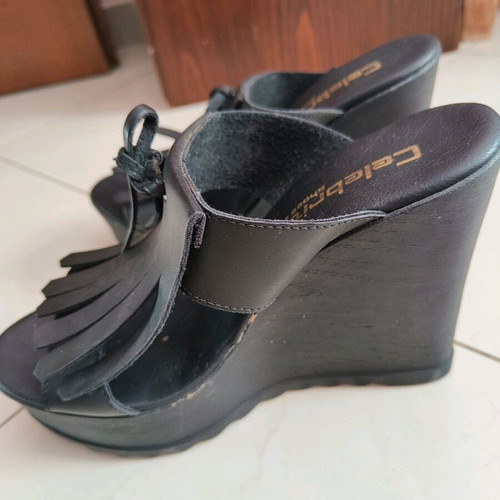 Black platform shoes like new, size 37