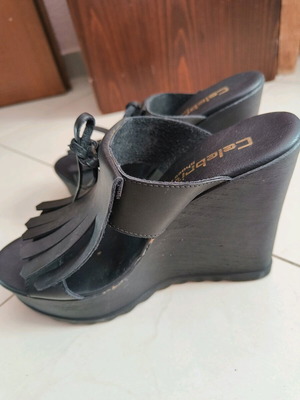 Black platform shoes like new, size 37
