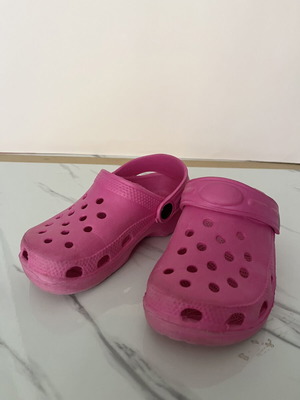 Crocs slippers for girls size 30 like new, pink