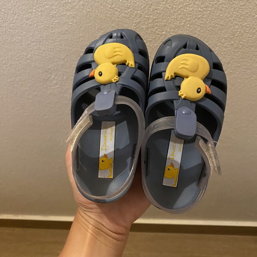 Ipanema sandals for boys size 24 like new, blue and yellow