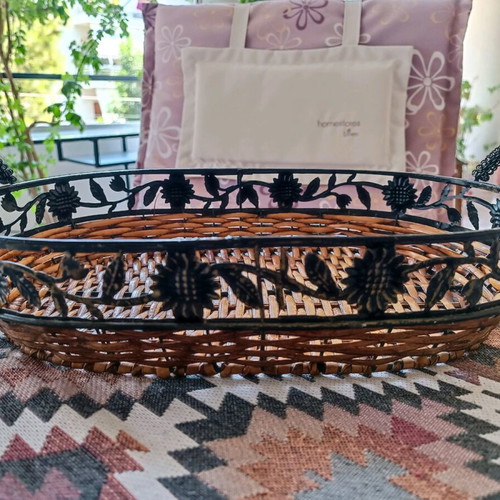 Fruit basket like new with hooks and iron details