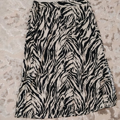 Midi skirt zebra print like new, size S, black and beige