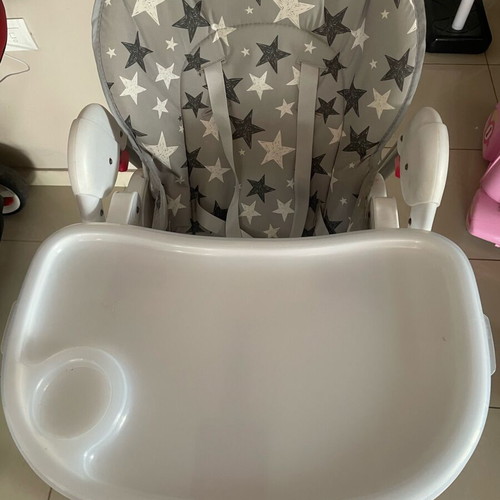 Lorelli high chair like new with adjustable height and tray