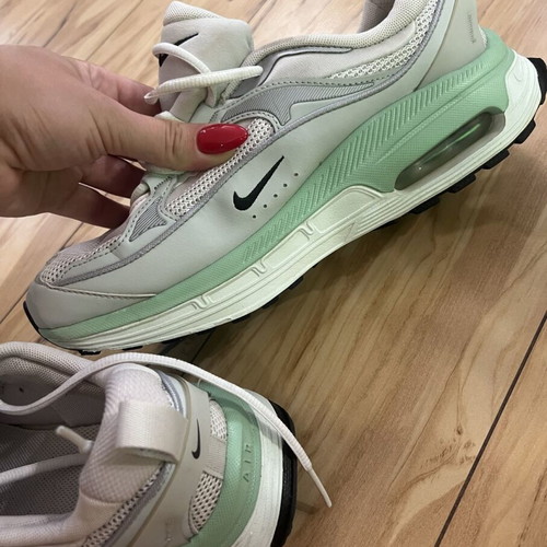 Nike Air sports shoes like new, size 40, white and green