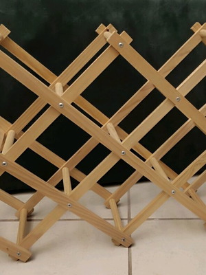 Wooden folding wine rack 8 positions like new