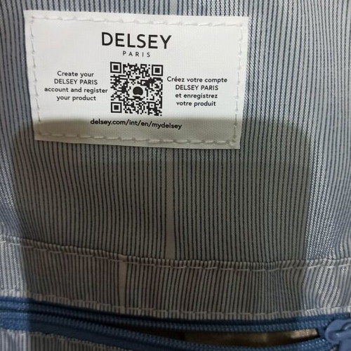 Delsey Freestyle Almond backpack like new, turquoise