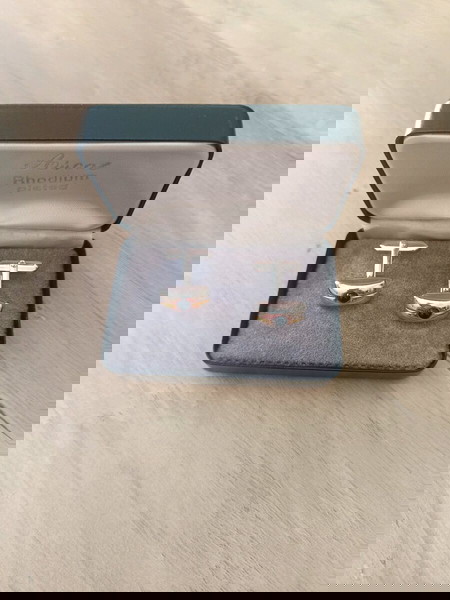 Μανικετοκουμπα