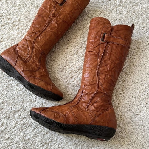 Flat tall brown boots new, genuine leather