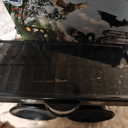 Animal Repeller with Solar Panel new, ultrasonic and sound functions